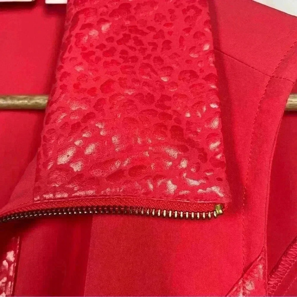 Chicos tops size 1 bundle - Picture 9 of 9